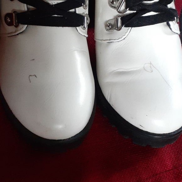 Mia booties - Picture 9 of 10